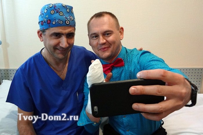 Степану Меньщикову сделали операцию на правой руке