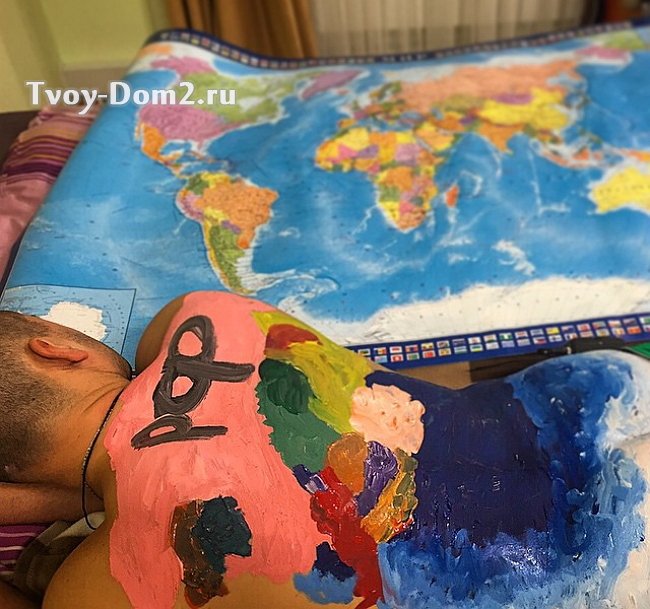 Романец: «Карта мира» на спине Андрея