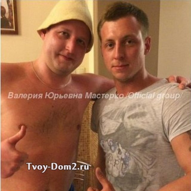 Руднев работает в Воронцовских банях официантом?