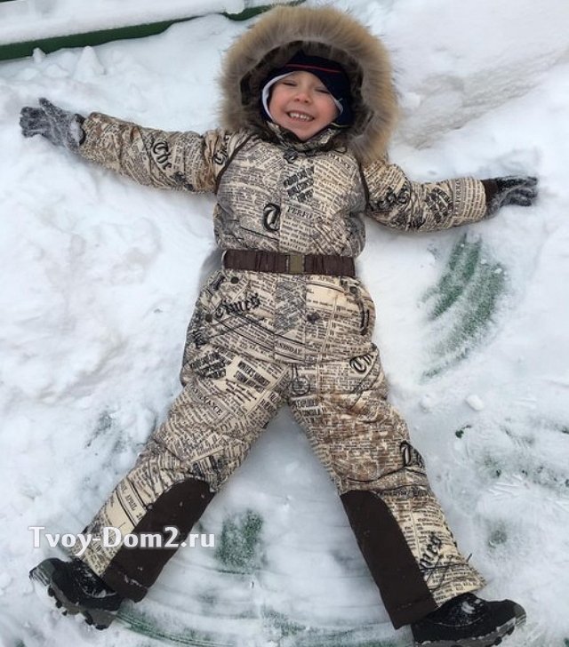 Свежие фотографии: Дарья Пынзарь с сыном радуются снегу