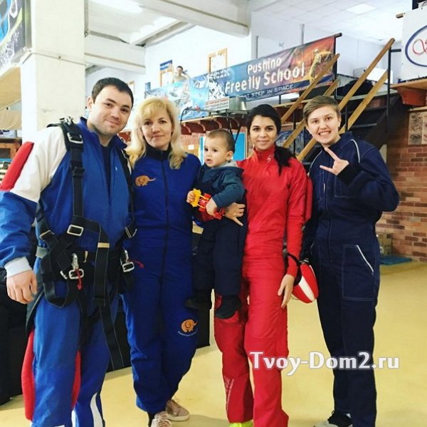 Алиана Гобозова: К прыжку с парашютом готовы!