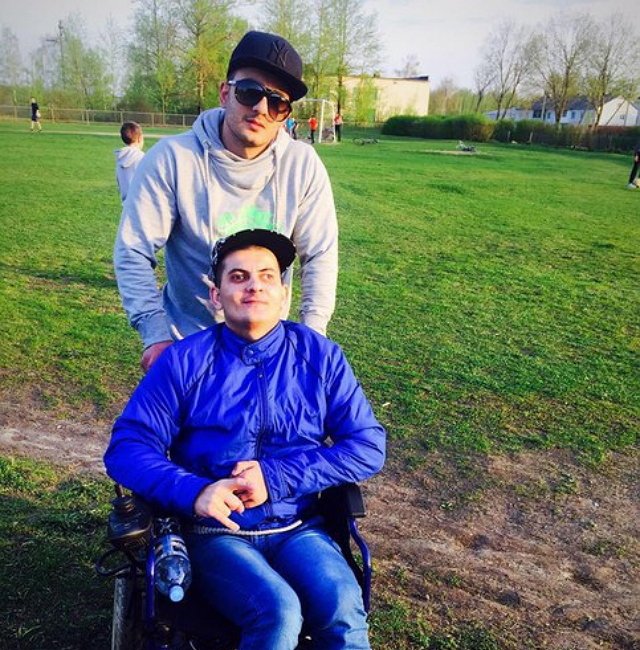 Алекс Гулиев: Прогулялись с Игорем на спортплощадке