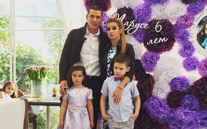 Курбан Омаров: Я никому не позволю оскорблять мать моей дочери