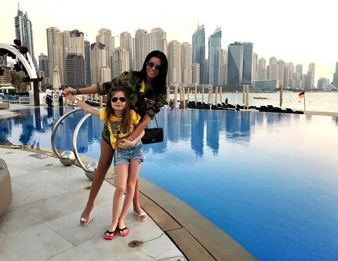 Катя Жужа рекламирует отдых в Дубае