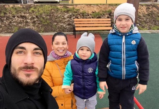Почему Юлия Салибекова лупит своих сыновей?
