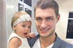 Александр Задойнов должен дочери 100 тысяч рублей