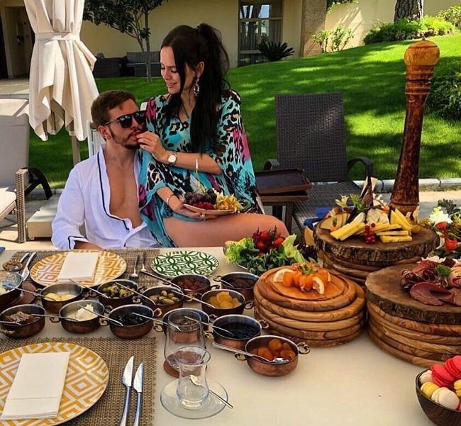 Романец и Гусев наслаждаются друг другом на турецком курорте