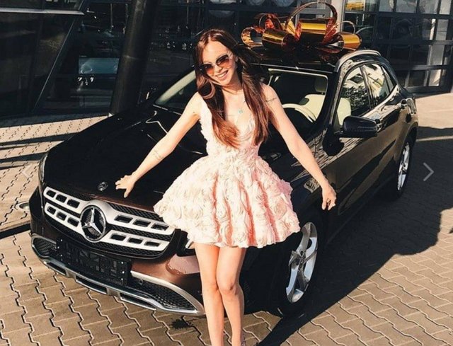 Блог Редакции: Анастасии Лисовой подарили шикарный автомобиль