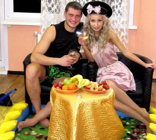 Экс-возлюбленная Александра Задойнова стала законной женой