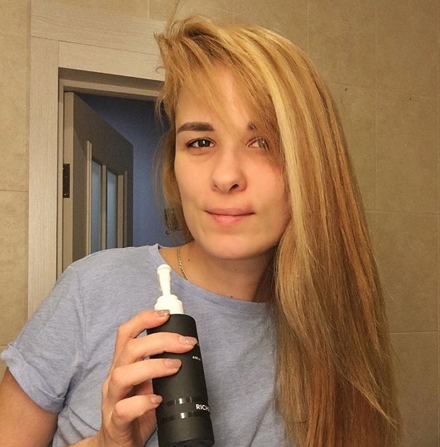 Екатерина Токарева перекрасилась в блондинку