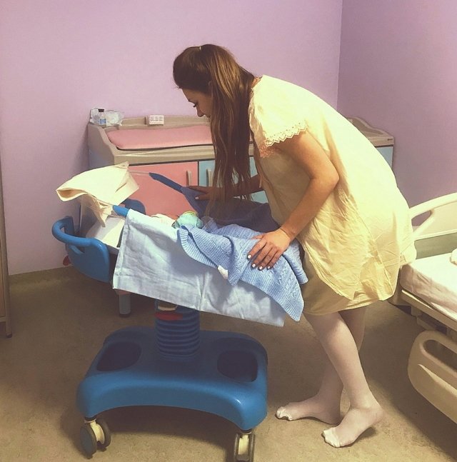 Илья Яббаров плачет после рождения сына