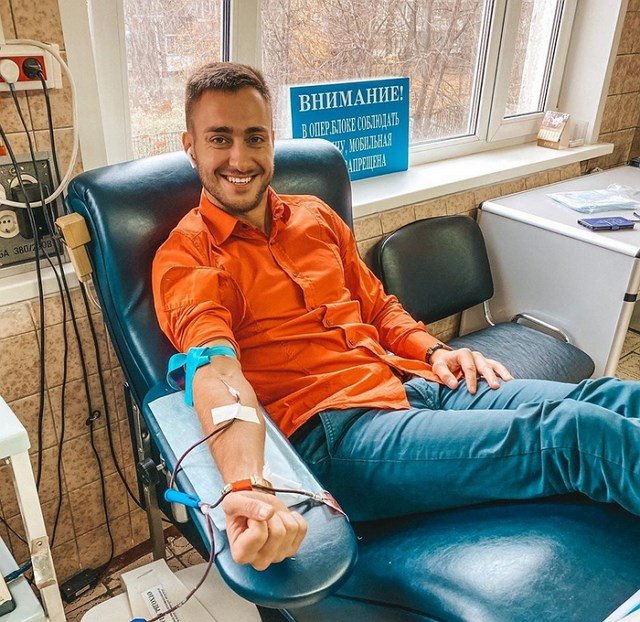 Алексей Безус стал почетным донором крови