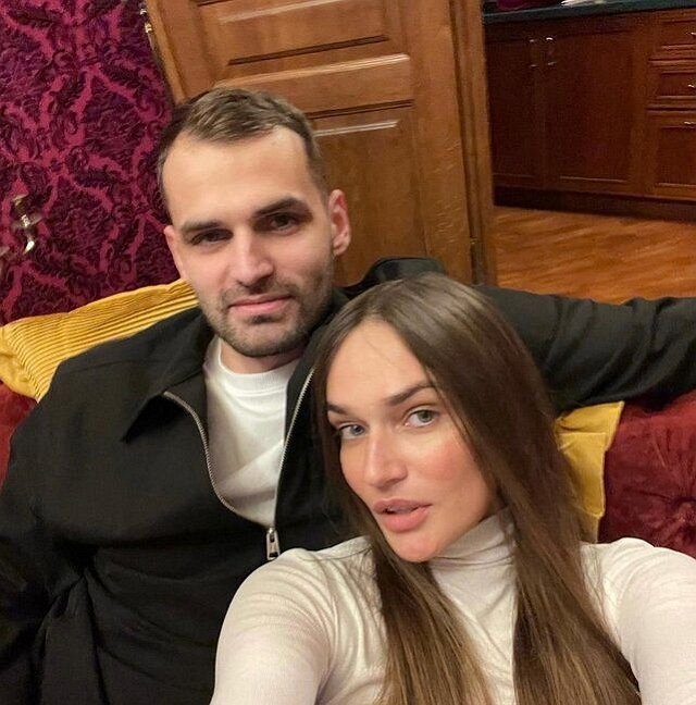 Алёна Водонаева порадовала фанатов фото с братом