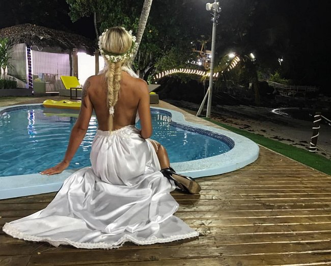 Фото невесты Острова Любви в свадебных нарядах