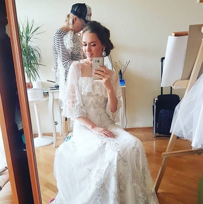 Мария Адоевцева снова одела свадебный наряд