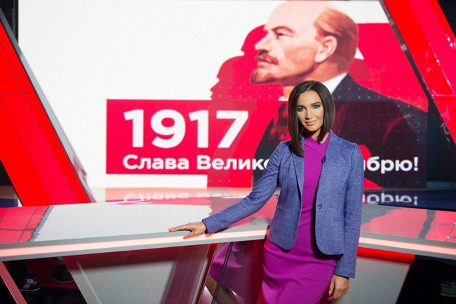 Ольга Бузова переквалифицировалась в ведущую новостей