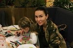 Элина Карякина подозревает дочь в общении со сверхъестественными силами