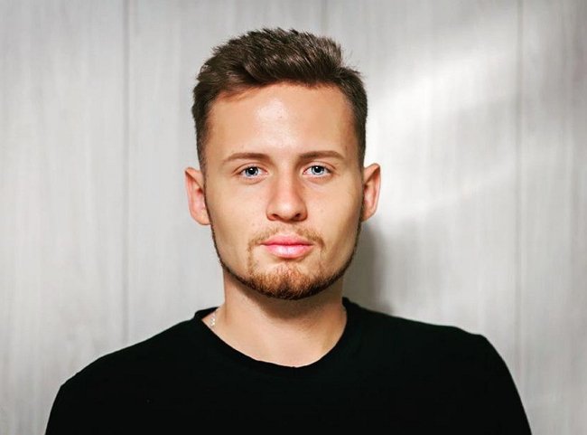 Евгений Жарков: Мои губы от папы с мамой