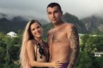 Денис Давыдов пытается завязать общение с Дарьей Друзьяк