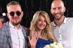 Евгений Маслов поздравил Овсянникову и Сороку с пополнением