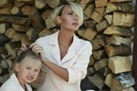 Элина Карякина: Дочь не знает, кто этот дядя