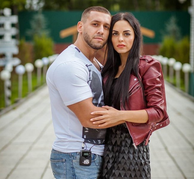 Почему Ефременкова и Кучеров прилетели на Сейшелы парой?