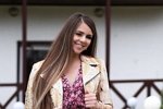 Ольга Рапунцель выбивает новый контракт для своей семьи