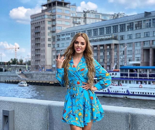 Юлии Ефременковой пора готовить документы для смены фамилии