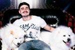 Денис Ковалев стал мастером маникюра