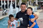 Сергей Пынзарь: Воспитываю в них привычку помогать