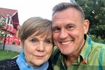 Мама Меньщикова советует Ангелине Монах бросить её сына?