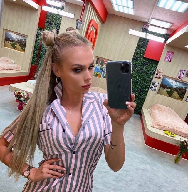 Марина Страхова: Паша любит создавать треугольники Марина Страхова: Паша любит создавать треугольники