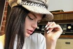 Селена Майер развязала очередную драку