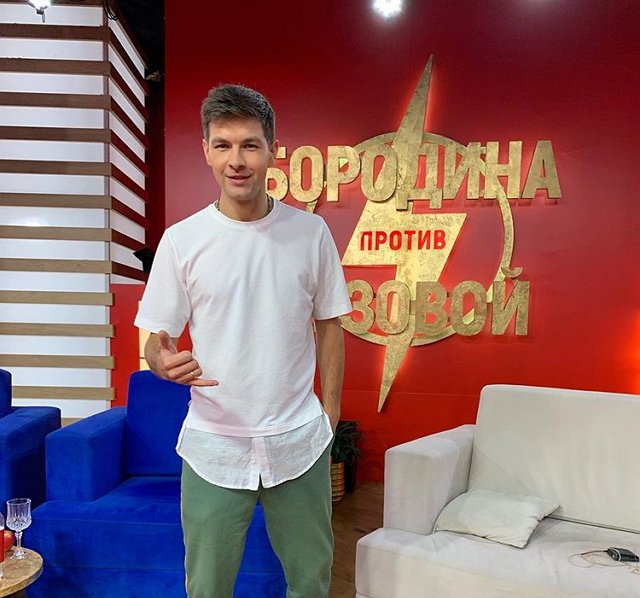 Дмитрий Дмитренко носит женскую одежду?