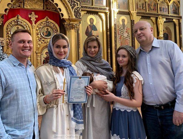 Ангелина Монах: Дочка в храме вела себя очень спокойно