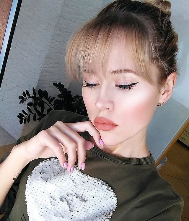 Новенькая участница Арина Сосновская Новенькая участница Арина Сосновская