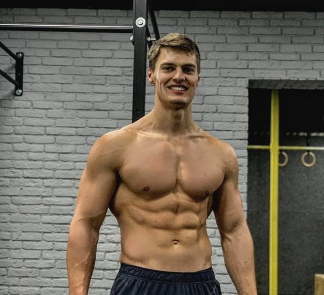Павел Бабич и Настя Балтер борются за потенциальных подписчиков