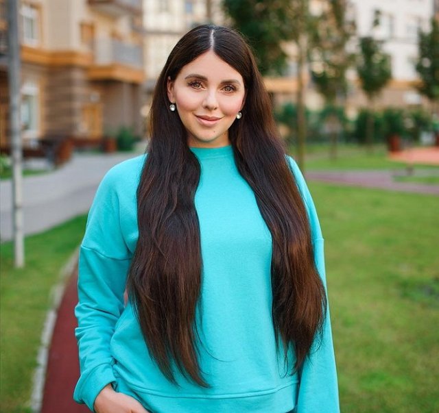 Ольга Рапунцель может заработать на продаже своих волос