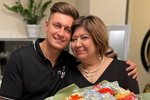 Мама Давида Манукяна продолжает троллить Ольгу Бузову