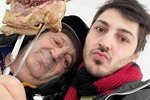 Супруг Александры Черно подарит отцу новые зубы
