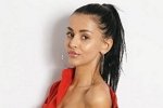 Кристина Бухынбалтэ подбирает свадебное платье