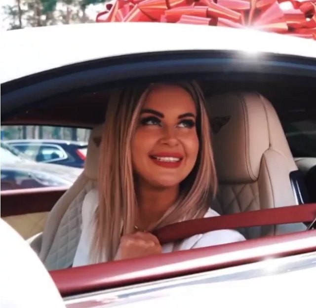 Марина Африкантова купила автомобильный номер за миллион рублей