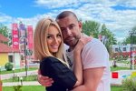 Адеев и Брянская изуродовали одежду друг друга