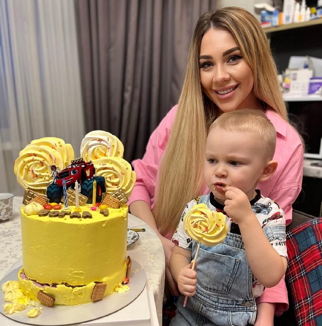 Алёна Савкина устроила праздник на день рождения сына