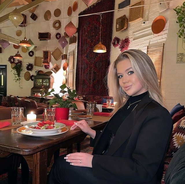 Яна Африкантова: Я познакомилась с ним в день приезда в Питер Яна Африкантова: Я познакомилась с ним в день приезда в Питер