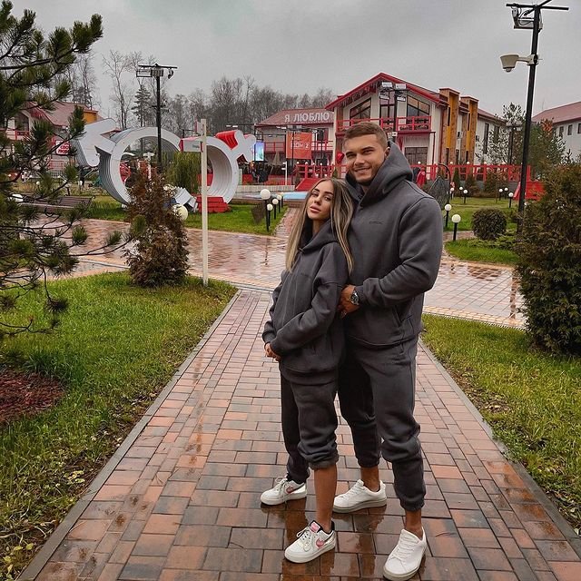 Яна Захарова радуется расставанию Бахаревой и Васильева