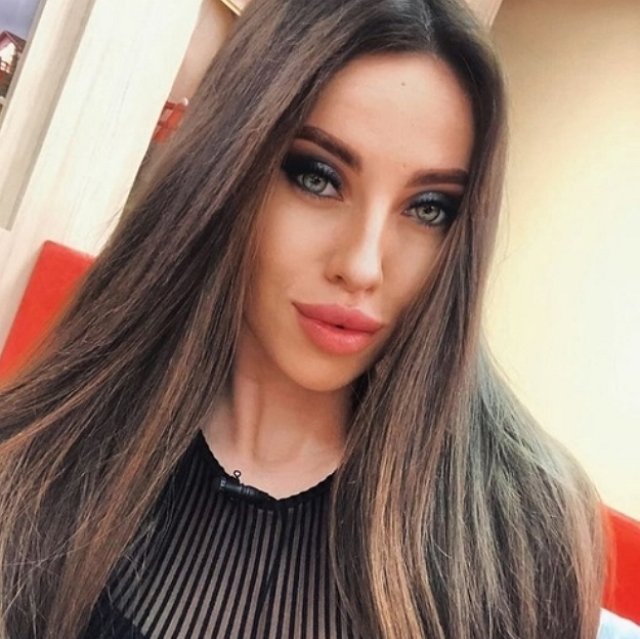 Адриана Утина ушла с проекта