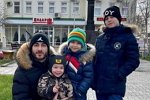 Тигран Салибеков присматривает за детьми, пока их мама в больнице