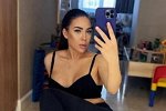 Подписчики уверены, что Алёна Савкина не кормит сына грудью