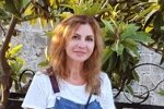 Ирина Агибалова взялась за садовые инструменты